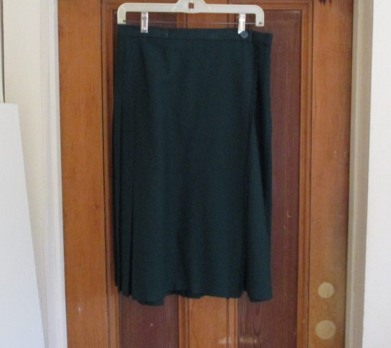 Women suit,two piece,Edinburgh Woollen Mill made … - image 2