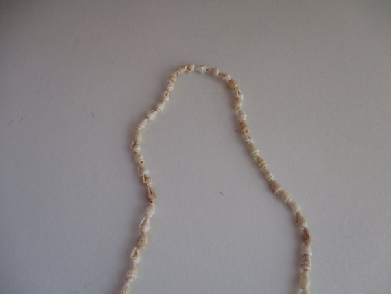 necklace,vintage shell necklace,mostly single sma… - image 5