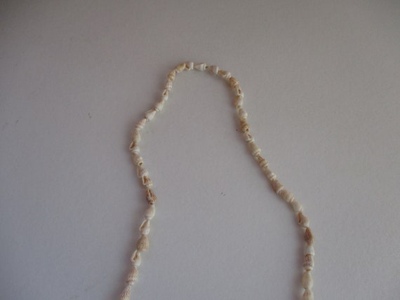 necklace,vintage shell necklace,mostly single sma… - image 4