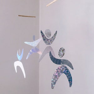 Móvil de bailarines Montessori