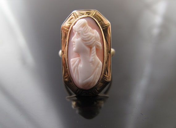 Victorian 10k Gold Coral Cameo Silhouette Ring