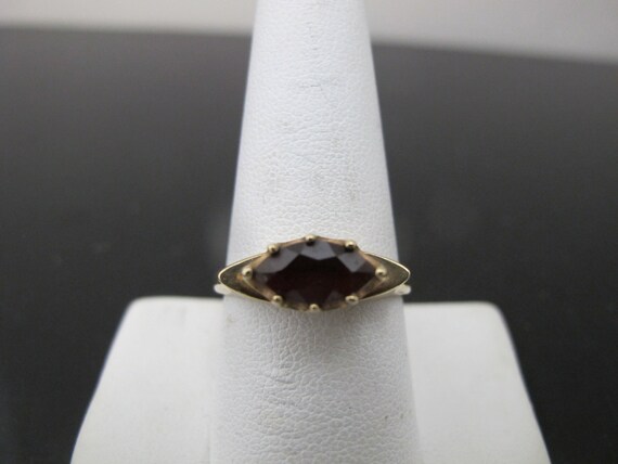 Sweet Red Oval GARNET 10k Yellow Gold MODERNIST S… - image 1