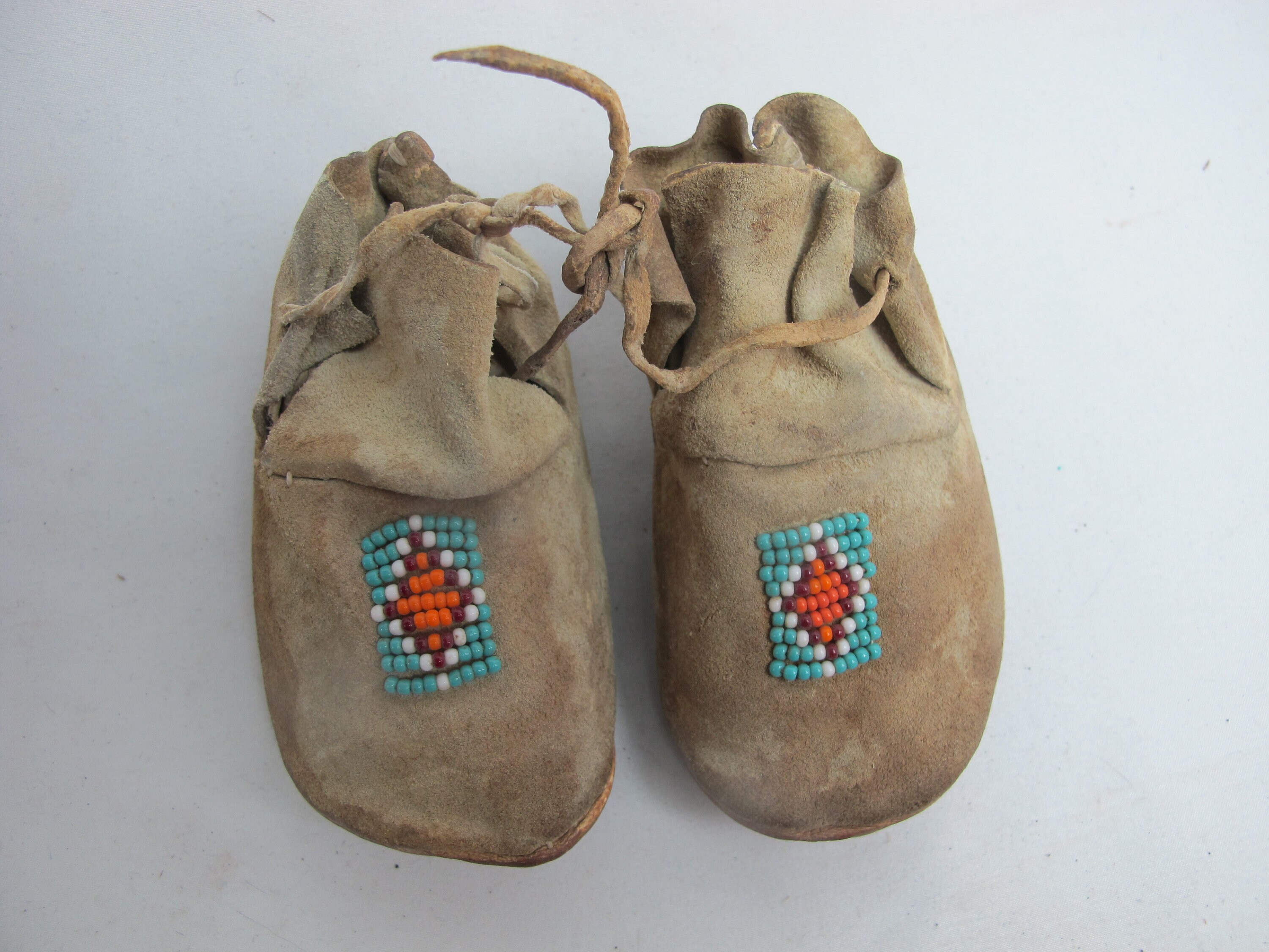 Pueblo moccasins deals