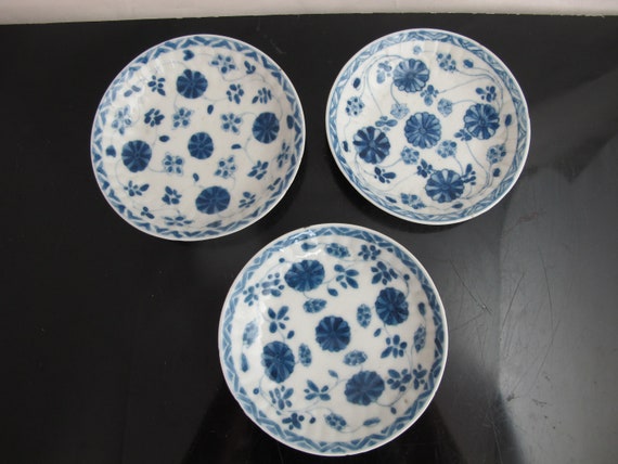 アンティーク 中国製 青と白の花模様 磁器 小皿 3枚セット - Etsy 日本