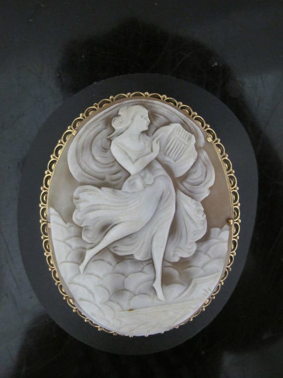 ERATO Muse 14k Gold Large Finely Hand Carved CAMEO