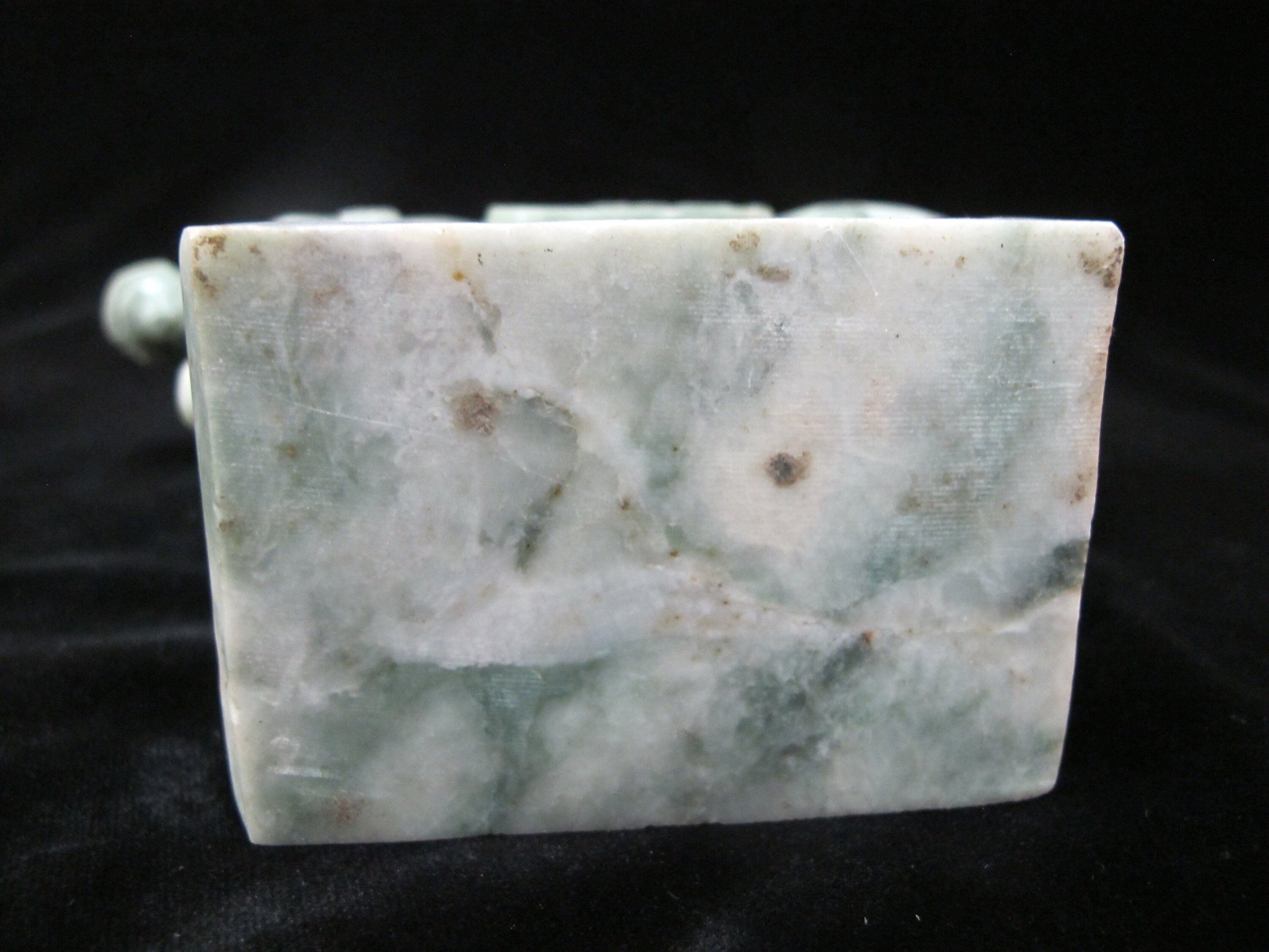 馬の石彫刻 緑色 馬の石彫刻 緑色