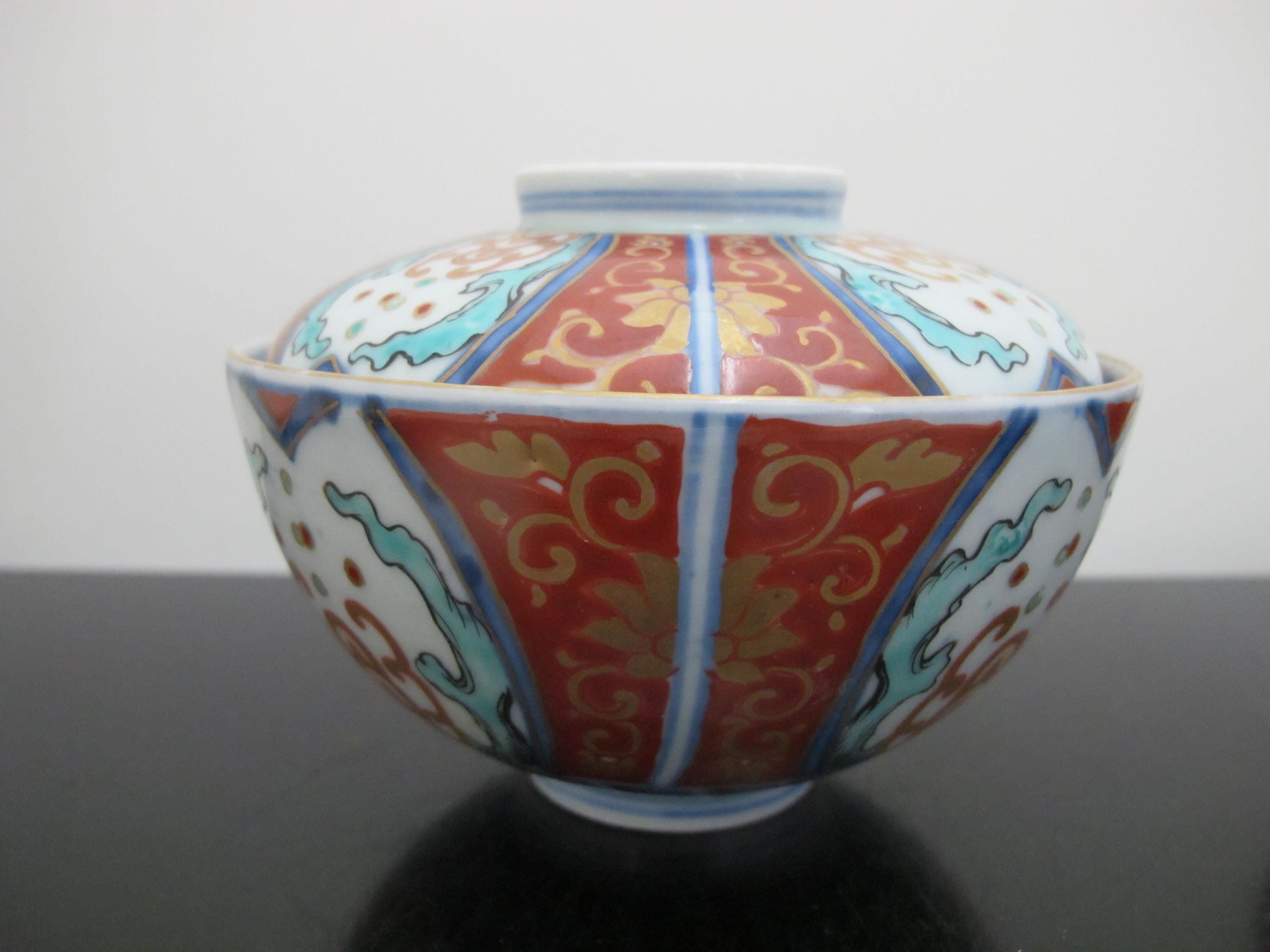 日本製 古伊万里 赤磁器 唐草模様 茶碗 蓋付き カップ 3個セット