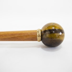 Vintage Spazierstock aus Holz mit Tigerauge-Kristallkugelknauf