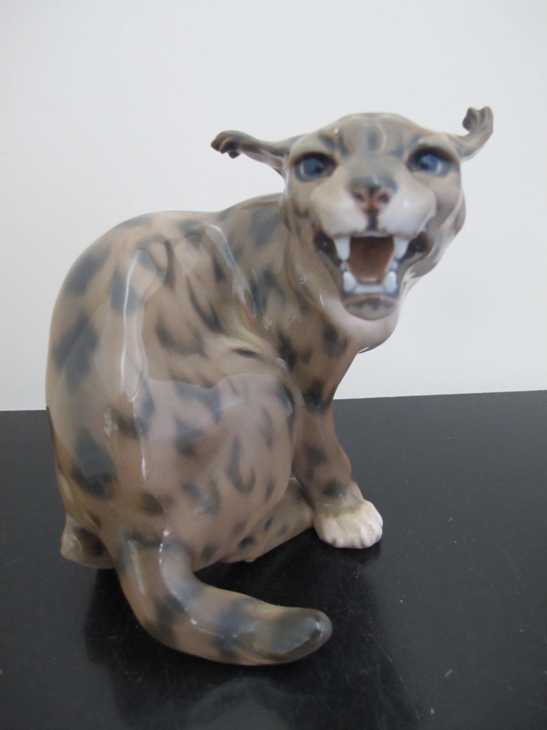 DAHL JENSEN Denmark Porcelain Roaring Hissing LYNX 1081 Cat