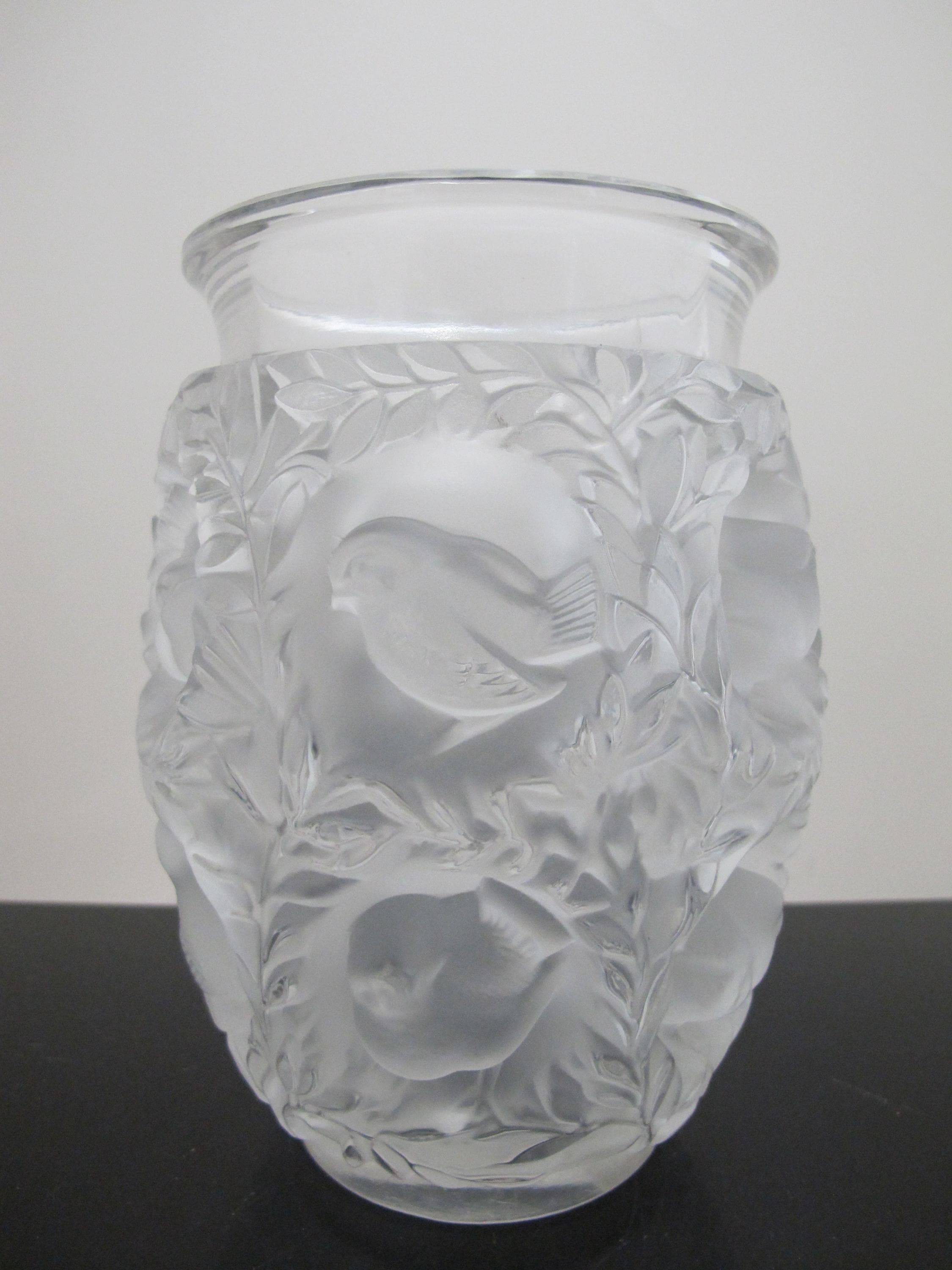 LALIQUE グレー ガラス花瓶 動物模様 LALIQUE グレー ガラス花瓶 動物