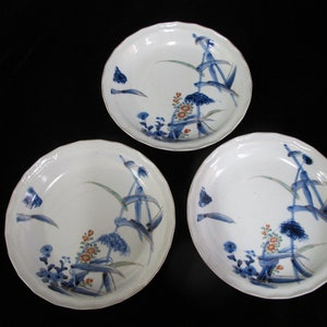 Vintage JAPANESE Blue Porcelain Flower Scallop Rim KAKIEMON Plate Set of 3