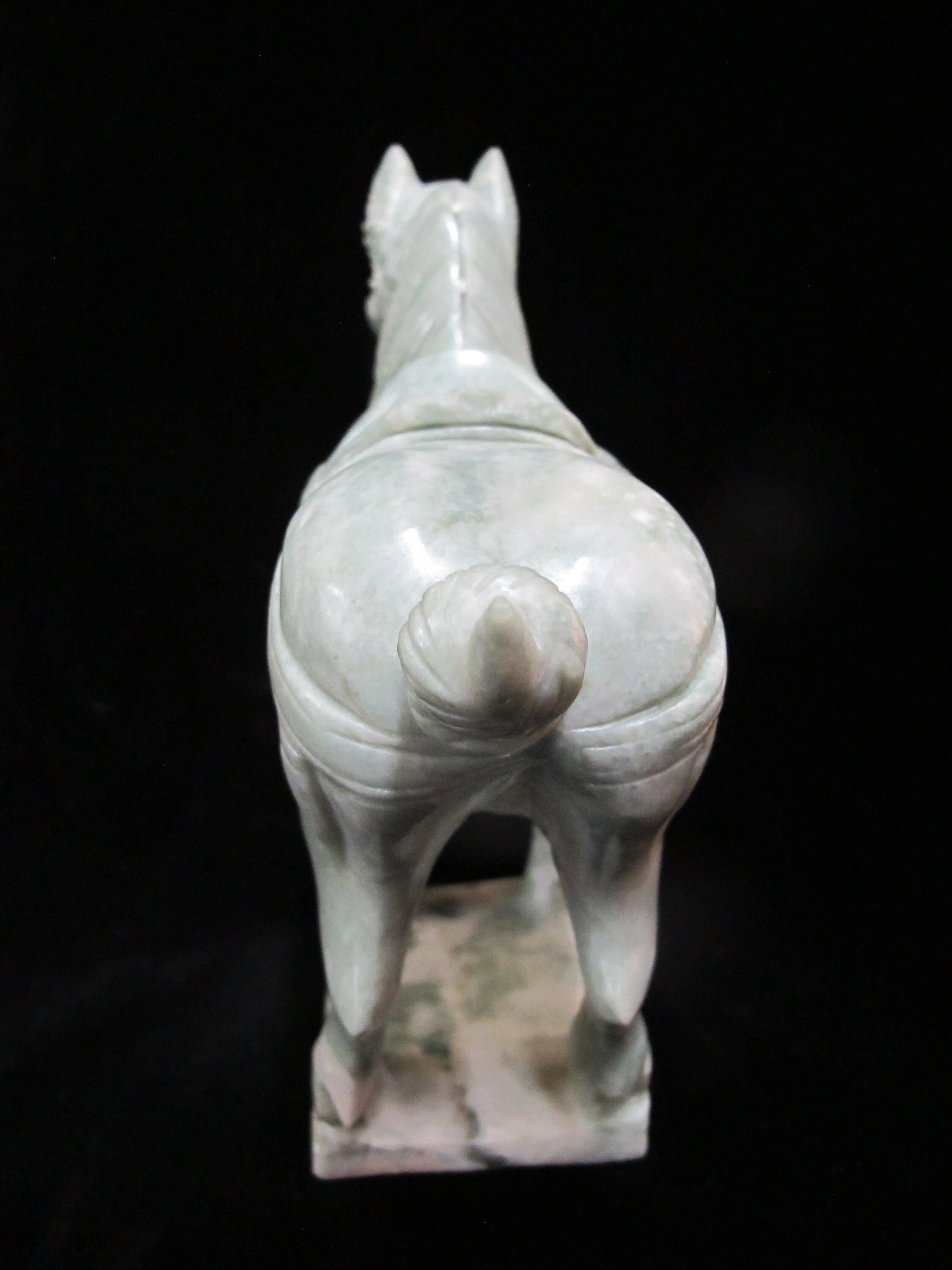 中国彫刻の緑色の石の馬の彫刻像 - Etsy 日本