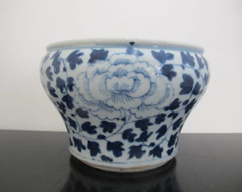 花模様のつぼ型陶器時代物 中国 清朝時代 青白磁 花蔓模様 壷 壺 - Etsy 日本