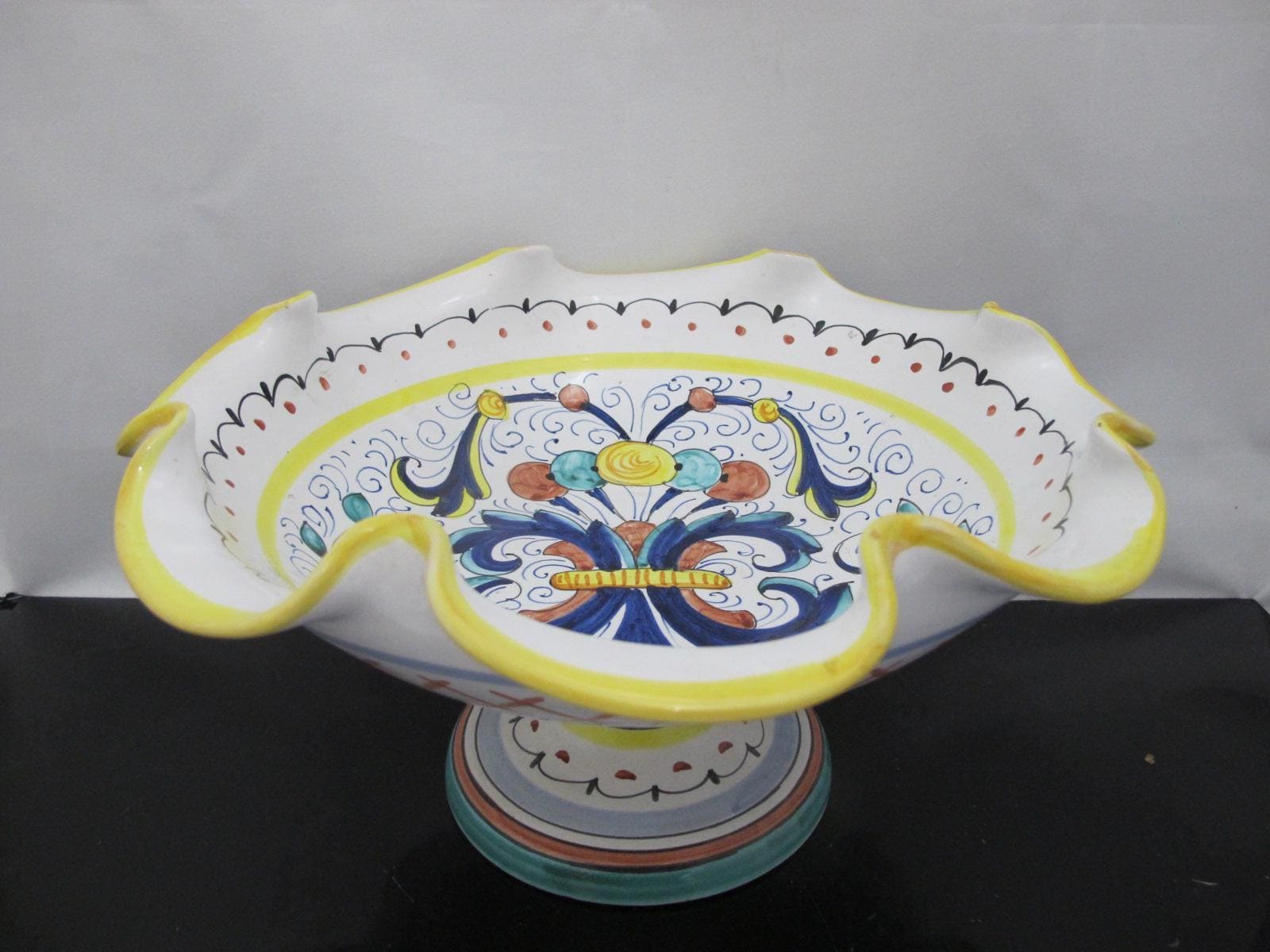DERUTA Italian Colorful MAJOLICA Pottery Scalloped Rim Pedestal