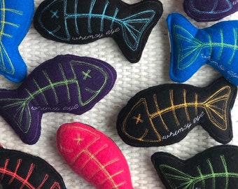 HANDMADE CAT Toy, FISHBONES Cat Toy with Catnip, Handmade Cat Toy, Catnip Teaser, Embroidered Cat Nip Teaser, Cat Kicker Toy, Eco-Friendly