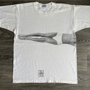 CG Design chemise des années 90 sous-vêtements emblématiques vintage nageur photo modèle USA M/L