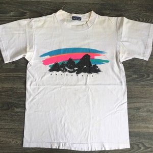 PATAGONIA Shirt 80&#39;s Vintage/ RARE Classic Original Outdoor Gear Tshirt/ Neon 100% Cotton USA Made Men Small