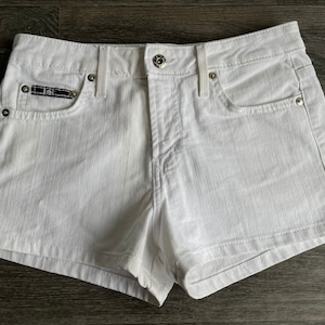 Shorts vaqueros Y2K L.e.i. vintage blancos de tiro bajo, talla 5, cintura real: 27".
