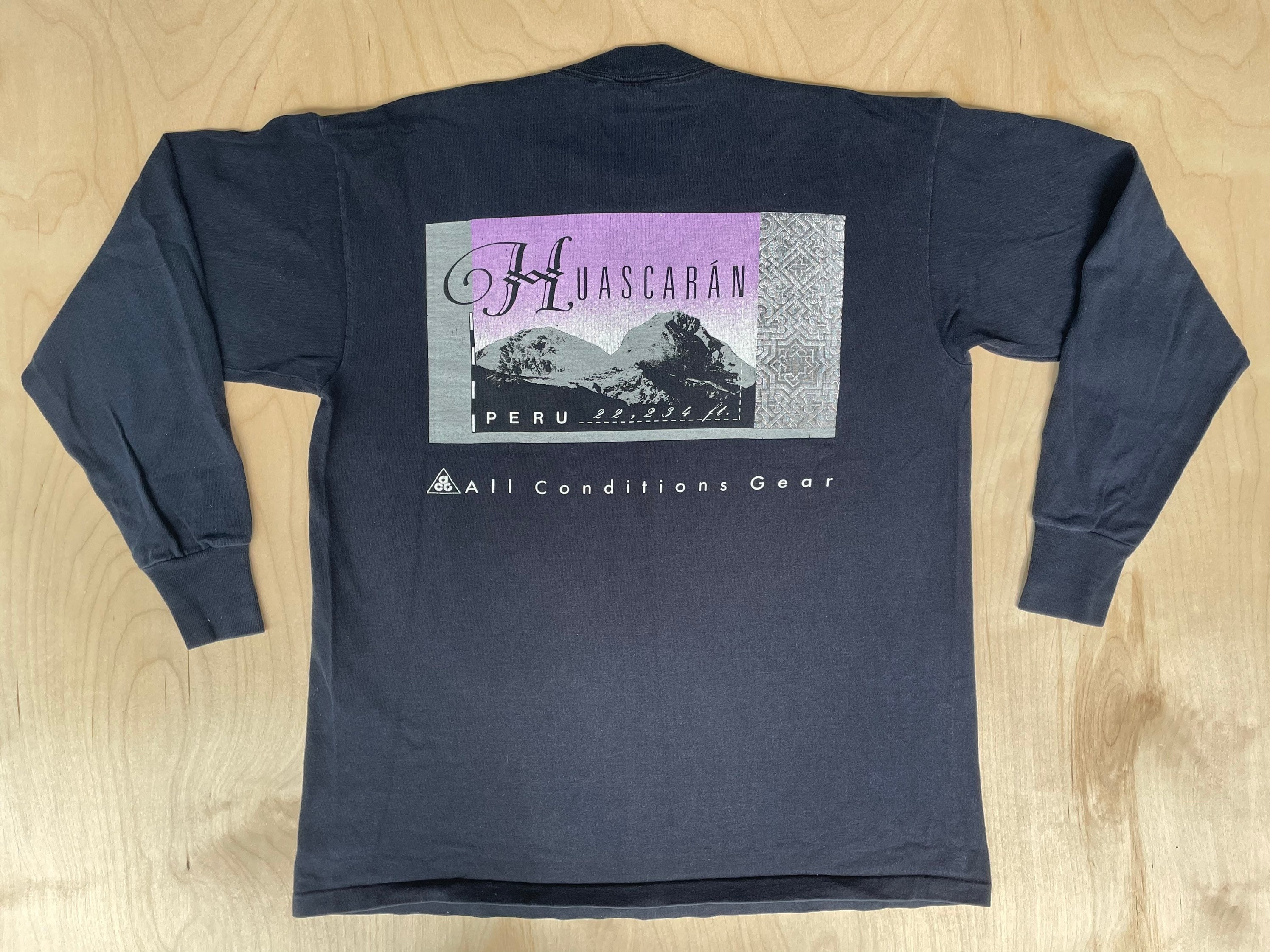 Nike ACG Shirt Huascarán Peru Mountain 90s Vintage Grey Tag Red