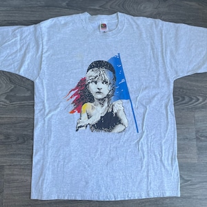 LES MISERABLES Shirt 90s Vintage Les Mis Broadway Musical Play Tshirt Victor Hugo XL