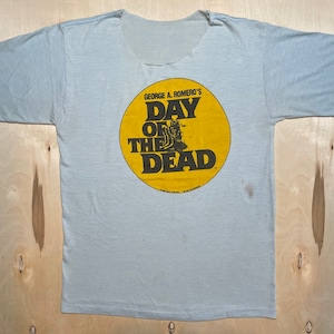 Day of the Dead Movie Tee vintage 1985 George Romero Horror Zombie film apocalypse DIY cut collar size Medium