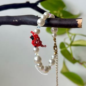 Cardinal Bracelet with Glass Pearl Beads • cute handmade bird jewelry • gifts for bird lovers