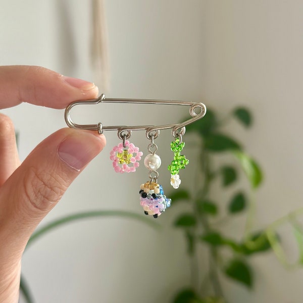 Beaded White-Browed Tit Warbler Pin with Flowers • cute handmade bird charms