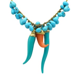 Collier Kenneth Lane Bijoux signés avec perles et cornes tribales couleur corail torsadé