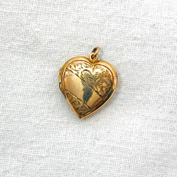British VINTAGE Rolled Gold Locket engraved Heart /… Gem