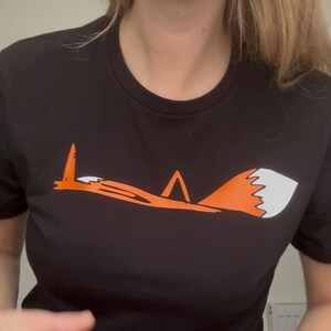 Fuchs-T-Shirt, Unisex – T-Shirt mit handgezeichnetem Tiermotiv, lustiges Fuchs-Shirt, Geschenkidee mit Wildtier-Grafik Bild 2