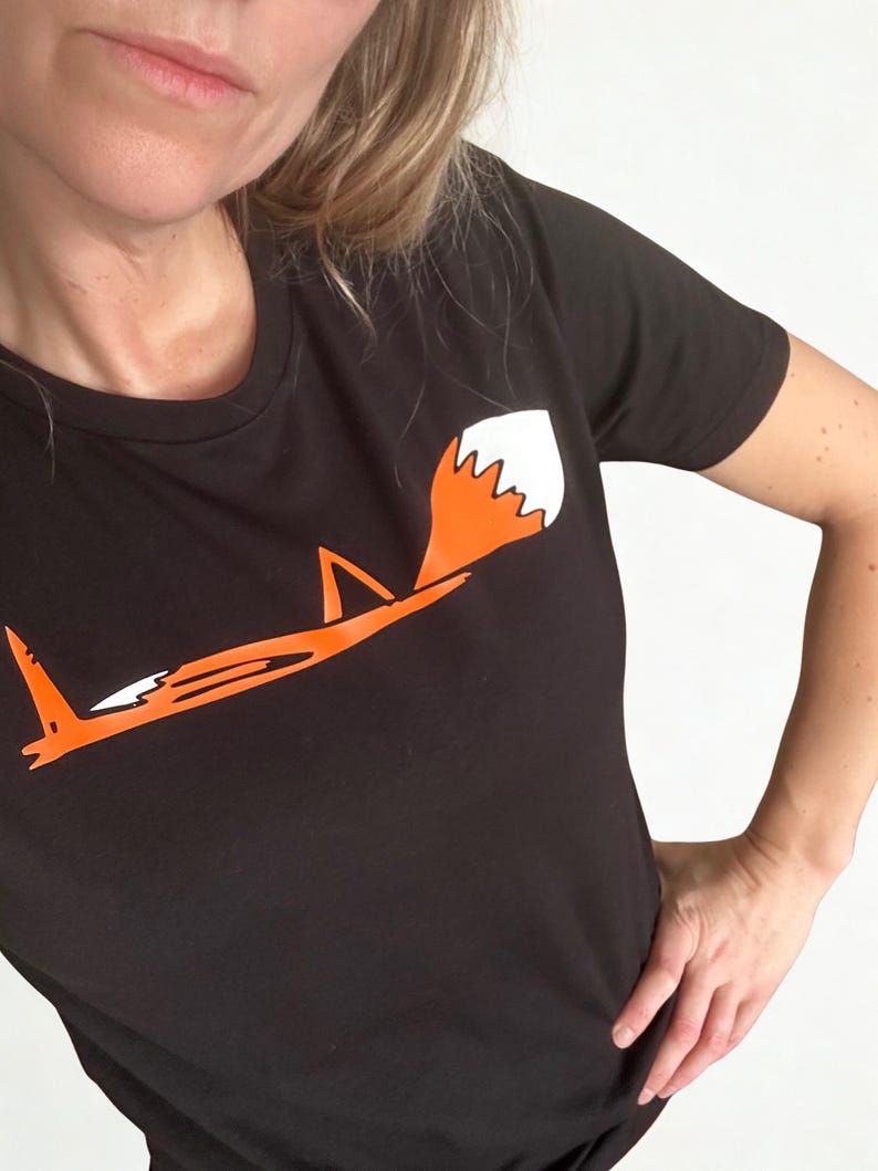 Fuchs-T-Shirt, Unisex – T-Shirt mit handgezeichnetem Tiermotiv, lustiges Fuchs-Shirt, Geschenkidee mit Wildtier-Grafik Bild 1