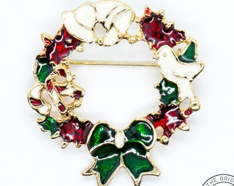 Red and green wreath brooch, gold wreath brooch, christmas theme brooch, enameled brooch with bow, green and red gold plated brooch