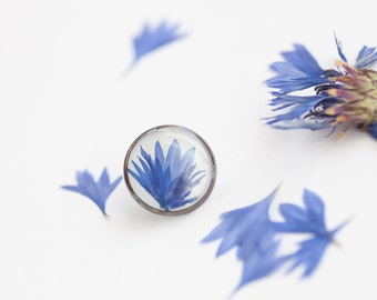 Blue cornflower pin - Botanical resin brooch badge