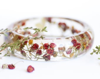 Strawberry bangle - Strawberry bracelet - Miniature Strawberry jewelry - Resin bangle - Natural bracelet - Berry bangle - Forest inspired