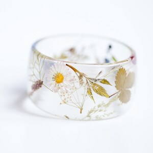 Wide cuff Floral bangle - Real flower chunky Bracelet - Botanical resin bangle with pressed flower - terrarium jewelry