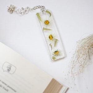 Handmade dried dainty flower bookmark image 4