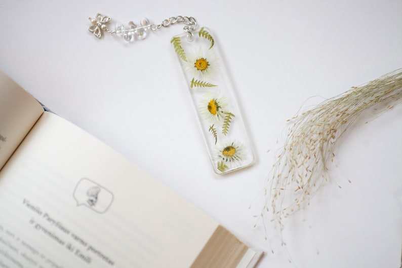 Handmade dried dainty flower bookmark image 4