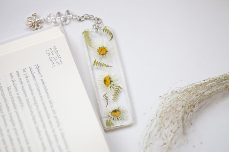 Handmade dried dainty flower bookmark image 1