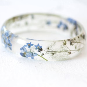 Forget me not Resin bangle - Forget me not bracelet - Botanical bracelet - Floral bracelet - botanical bangle - Cuff bracelet