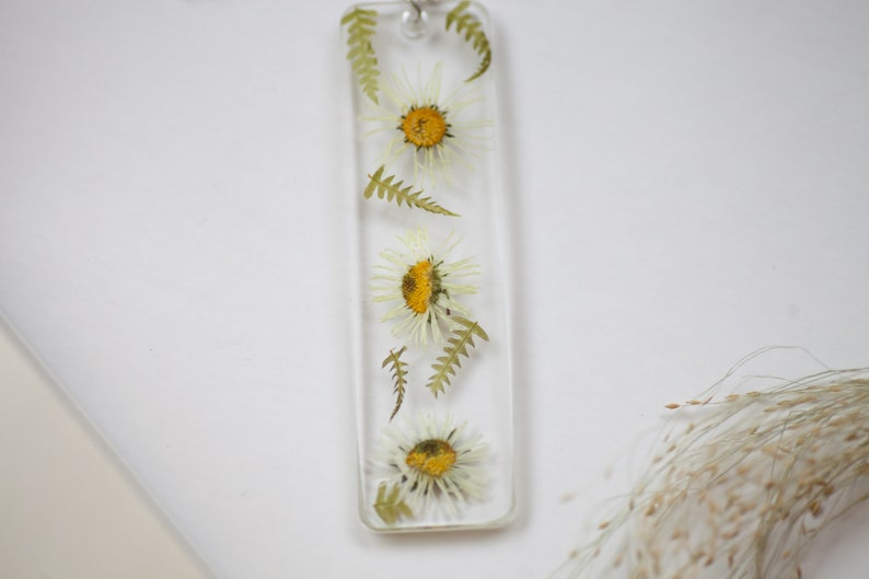 Handmade dried dainty flower bookmark image 3