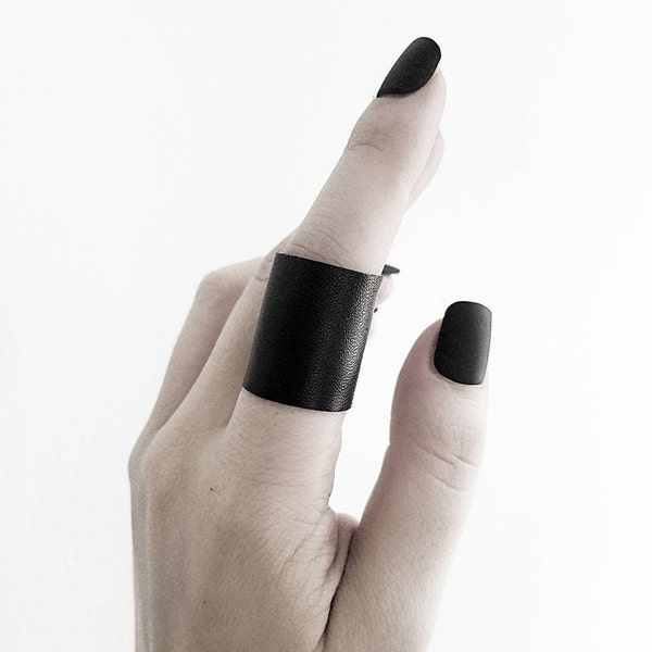 Ring Leather Vegan Minimalist Black Shield Matte Ring Unisex Faux Leather Ring Band Black Leather Ring Gift Black  Stretch Ring - Rannka