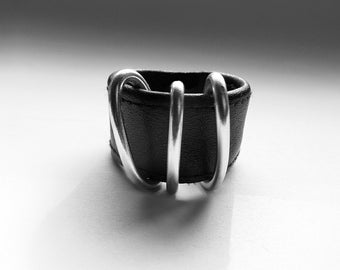 Leather Ring Black Unisex Faux Leather Metal Ring Band for Men Black Finger Ring for Women Ygritte Ring - Rannka