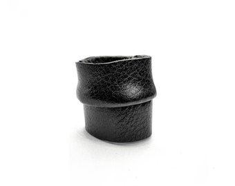 Twin Strong Ring Stretch Black  Ring Faux Leather Unisex Ring Band Fold Black Leather Ring Gift, One Ring Only - Rannka