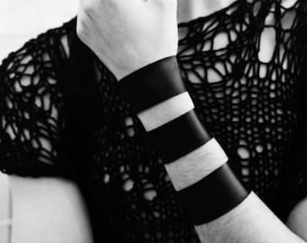 Conjunto de pulseras negras de cuero para mujer y brazaletes elásticos de piel sintética para hombre - Rannka