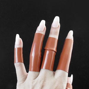 Terracotta Latex Finger Ring Set Performer Costume Jewelry Rave Gift Alternative Stretch PVC Cuffs Stage Accessories Glossy Statement Look