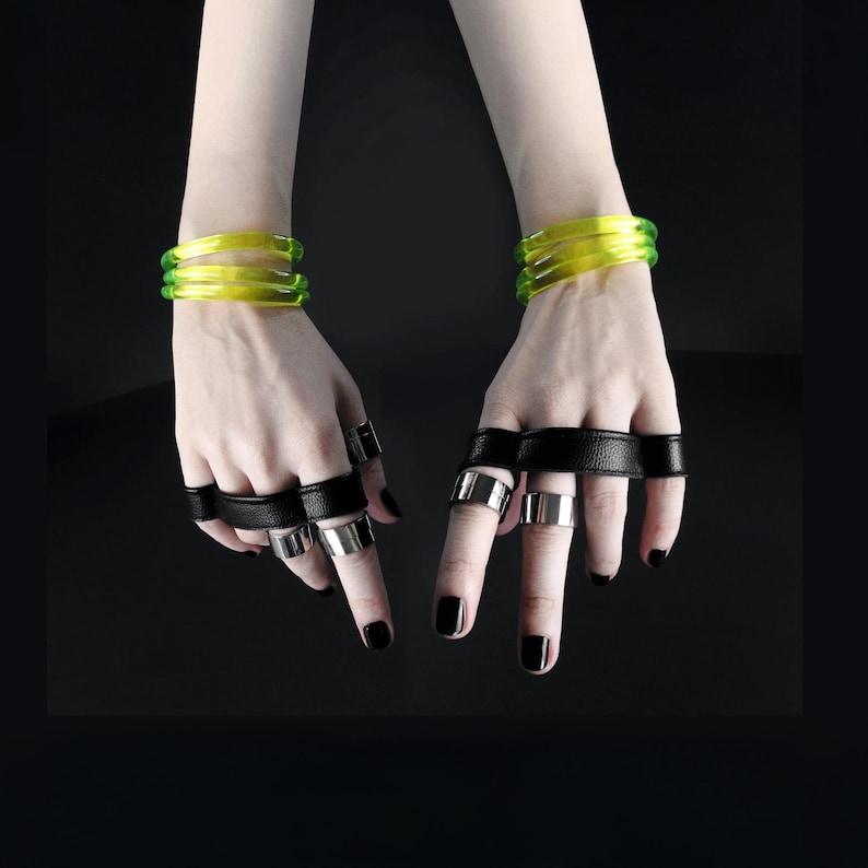 stainless ring is a versatile piece of everyday fashion jewelry for women