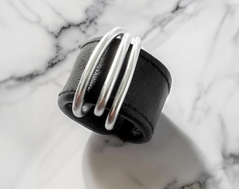 Avant-Garde Black Leather Ring Urban Trendsetter Jewelry Gift Dramatic Faux Leather Finger Cuff Cutting-Edge Fashion Metal Hoop Leather Ring