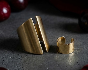 Juego de aretes tipo puño de oro, regalo de aniversario, aretes tipo puño geométricos estilo brutalista para ella, oro mate, joyería significativa, declaración elegante