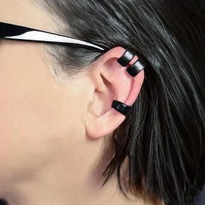 Ear Cuff Set Gift Non-Pierced Earrings Black White Contemporary Earring Cuff Adjustable Accessory Casual Ear Jewelry Layer Earrings for Them