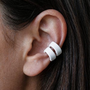 Ear Cuff Set For Stacked Look Black & White No Piercing Ear Wrap Minimal Layered Ear Jewelry Everyday Style Helix Small Accessory Single Ear